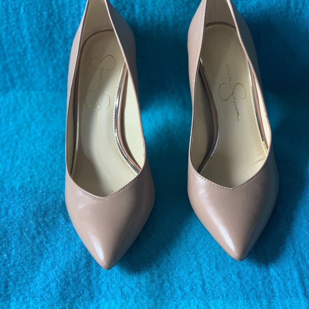 Jessica Simpson/Beige High Heels/Size 7.5W.